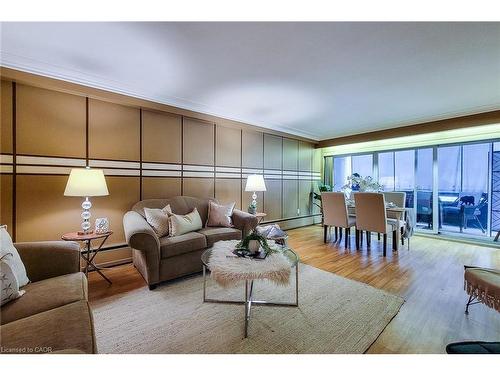 108-510 Queenston Road, Hamilton, ON - Indoor Photo Showing Living Room
