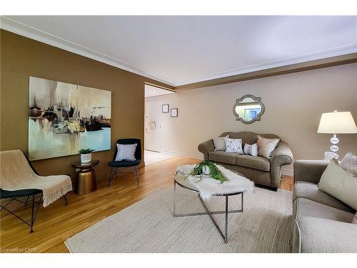 108-510 Queenston Road, Hamilton, ON - Indoor Photo Showing Living Room