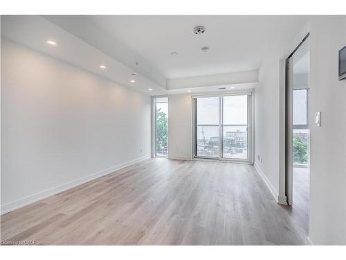 309-370 Martha Street, Burlington, ON - Indoor Photo Showing Other Room