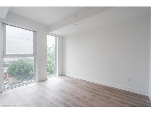 309-370 Martha Street, Burlington, ON - Indoor Photo Showing Other Room