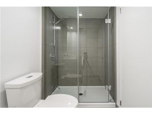 309-370 Martha Street, Burlington, ON - Indoor Photo Showing Bathroom