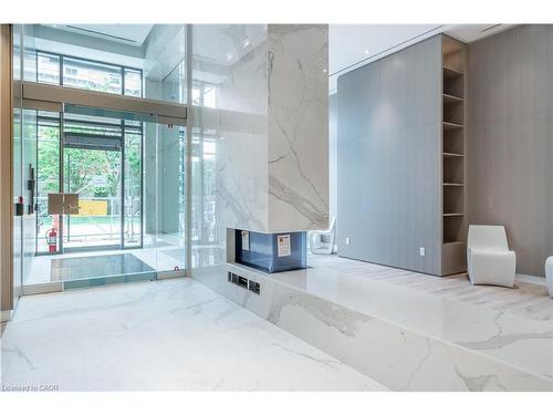 309-370 Martha Street, Burlington, ON - Indoor Photo Showing Other Room