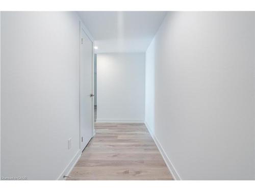 309-370 Martha Street, Burlington, ON - Indoor Photo Showing Other Room