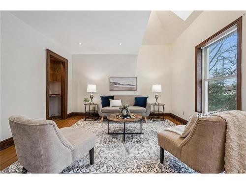240 Paisley Street, Guelph, ON - Indoor Photo Showing Living Room