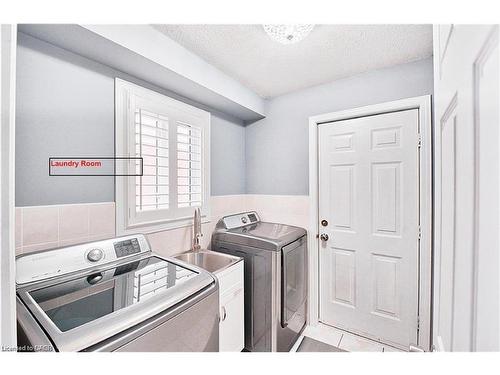112 Hollyridge Crescent, Kitchener, ON - Indoor Photo Showing Laundry Room
