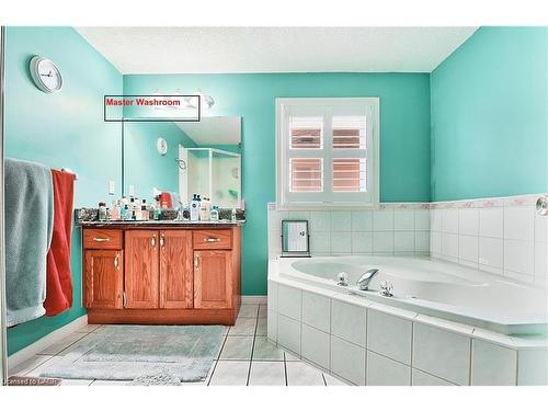 112 Hollyridge Crescent, Kitchener, ON - Indoor Photo Showing Bathroom