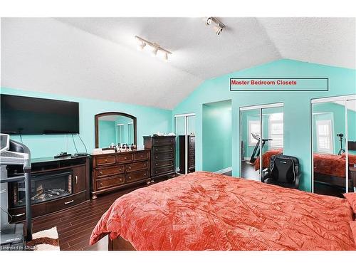 112 Hollyridge Crescent, Kitchener, ON - Indoor Photo Showing Bedroom