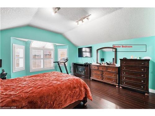 112 Hollyridge Crescent, Kitchener, ON - Indoor Photo Showing Bedroom
