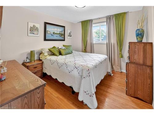 120 Kinross Street, Caledonia, ON - Indoor Photo Showing Bedroom