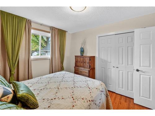 120 Kinross Street, Caledonia, ON - Indoor Photo Showing Bedroom