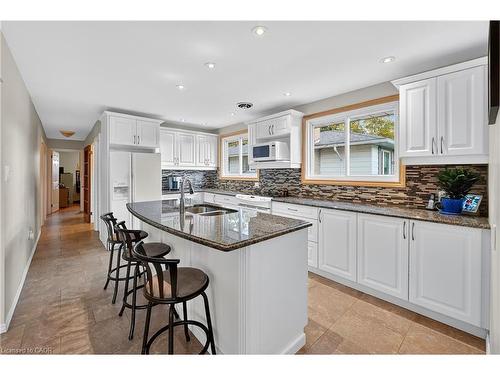 120 Kinross Street, Caledonia, ON - Indoor Photo Showing Kitchen With Upgraded Kitchen