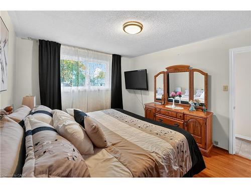 120 Kinross Street, Caledonia, ON - Indoor Photo Showing Bedroom