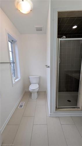 19 Cromarty Avenue, Caledonia, ON - Indoor Photo Showing Bathroom