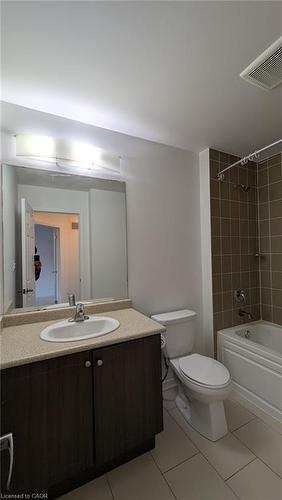19 Cromarty Avenue, Caledonia, ON - Indoor Photo Showing Bathroom