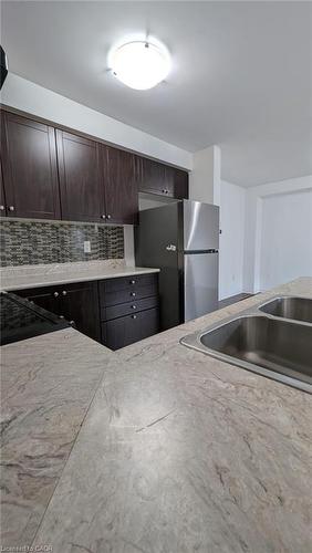 19 Cromarty Avenue, Caledonia, ON - Indoor Photo Showing Kitchen With Double Sink