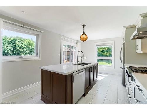 9 Elite Road, Caledon, ON - Indoor Photo Showing Kitchen With Double Sink With Upgraded Kitchen