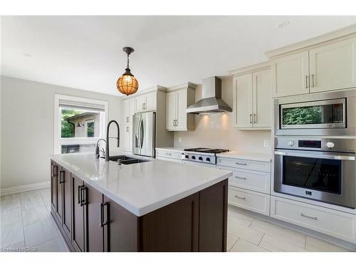 9 Elite Road, Caledon, ON - Indoor Photo Showing Kitchen With Double Sink With Upgraded Kitchen