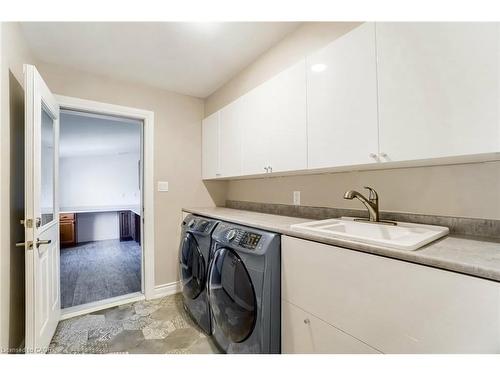 9 Elite Road, Caledon, ON - Indoor Photo Showing Laundry Room