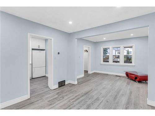 392 Victoria Street S, Kitchener, ON - Indoor Photo Showing Other Room