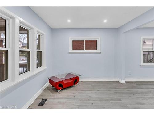 392 Victoria Street S, Kitchener, ON - Indoor Photo Showing Other Room