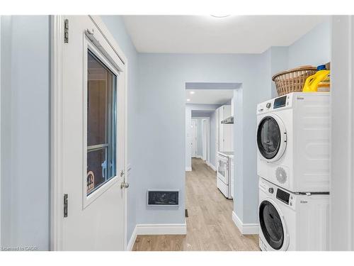 392 Victoria Street S, Kitchener, ON - Indoor Photo Showing Laundry Room