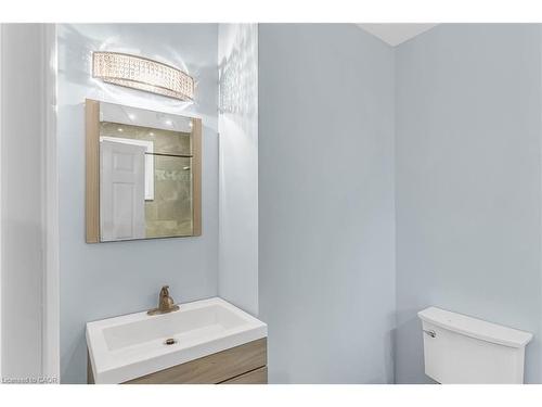 392 Victoria Street S, Kitchener, ON - Indoor Photo Showing Bathroom