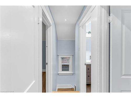 392 Victoria Street S, Kitchener, ON - Indoor