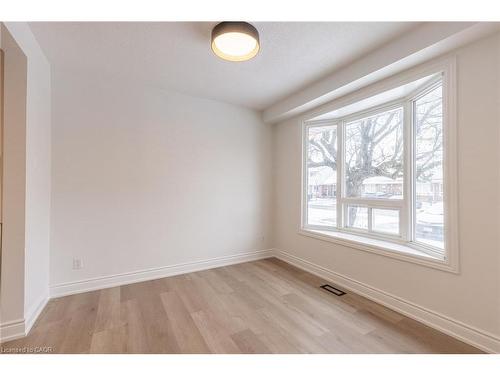 288-100 Brownleigh Avenue, Welland, ON - Indoor Photo Showing Other Room