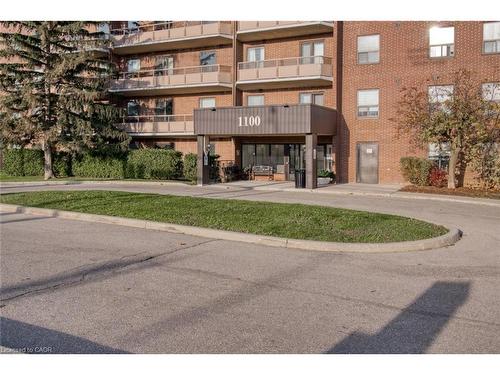 604-1100 Courtland Avenue E, Kitchener, ON - Outdoor