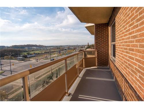 604-1100 Courtland Avenue E, Kitchener, ON - Outdoor With View With Exterior