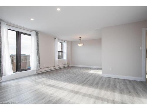 604-1100 Courtland Avenue E, Kitchener, ON - Indoor