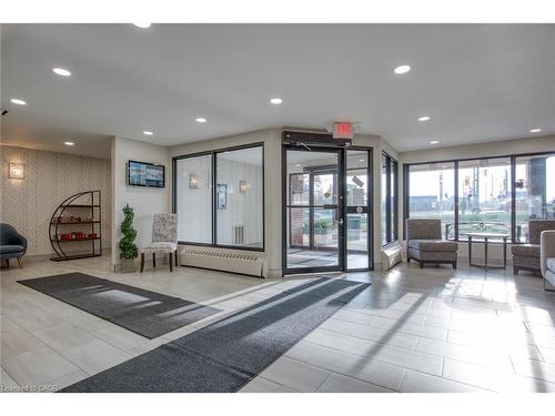 604-1100 Courtland Avenue E, Kitchener, ON - Indoor Photo Showing Other Room