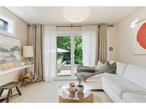 48 Liberty Street, Hamilton, ON - Indoor Photo Showing Living Room