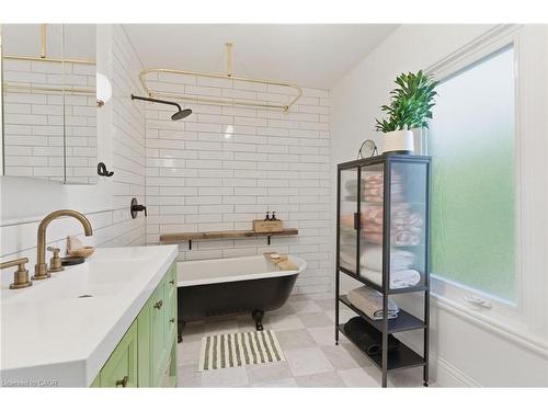 48 Liberty Street, Hamilton, ON - Indoor Photo Showing Bathroom