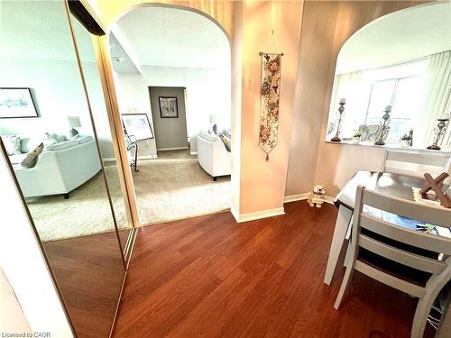 1708-5250 Lakeshore Road, Burlington, ON - Indoor