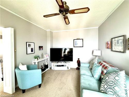 1708-5250 Lakeshore Road, Burlington, ON - Indoor Photo Showing Living Room