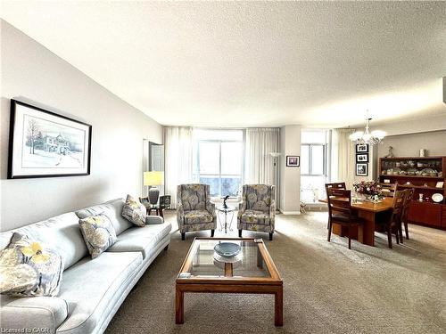 1708-5250 Lakeshore Road, Burlington, ON - Indoor Photo Showing Living Room