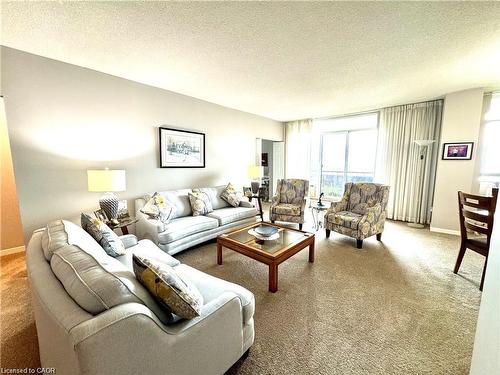 1708-5250 Lakeshore Road, Burlington, ON - Indoor Photo Showing Living Room
