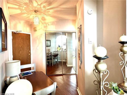 1708-5250 Lakeshore Road, Burlington, ON - Indoor