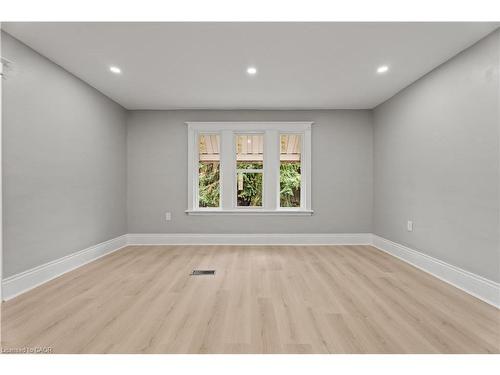 88 Gage Avenue S, Hamilton, ON - Indoor Photo Showing Other Room