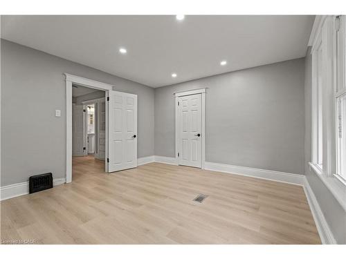 88 Gage Avenue S, Hamilton, ON - Indoor Photo Showing Other Room