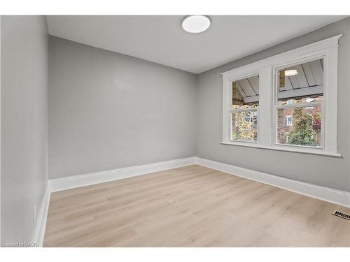 88 Gage Avenue S, Hamilton, ON - Indoor Photo Showing Other Room