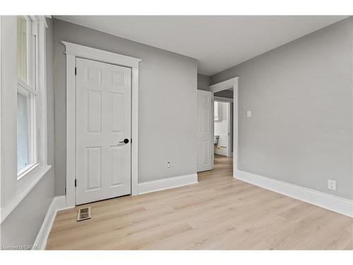 88 Gage Avenue S, Hamilton, ON - Indoor Photo Showing Other Room