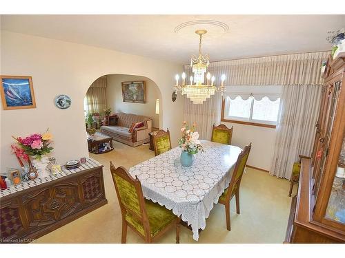 122 Mount Albion Road, Hamilton, ON - Indoor Photo Showing Dining Room