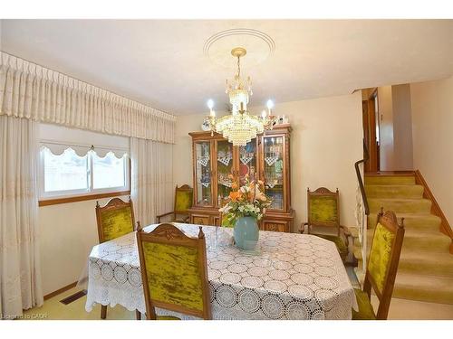 122 Mount Albion Road, Hamilton, ON - Indoor Photo Showing Dining Room