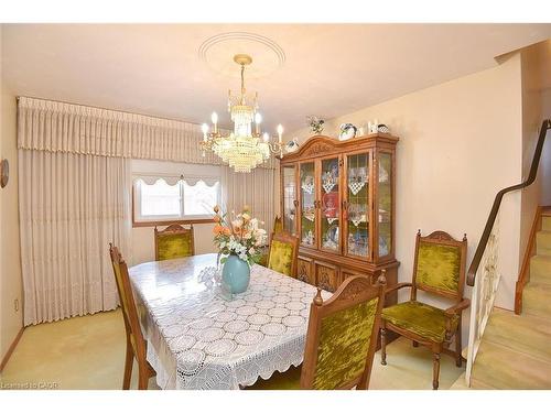 122 Mount Albion Road, Hamilton, ON - Indoor Photo Showing Dining Room