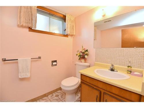 122 Mount Albion Road, Hamilton, ON - Indoor Photo Showing Bathroom