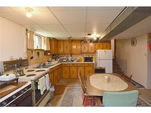 122 Mount Albion Road, Hamilton, ON - Indoor Photo Showing Kitchen With Double Sink