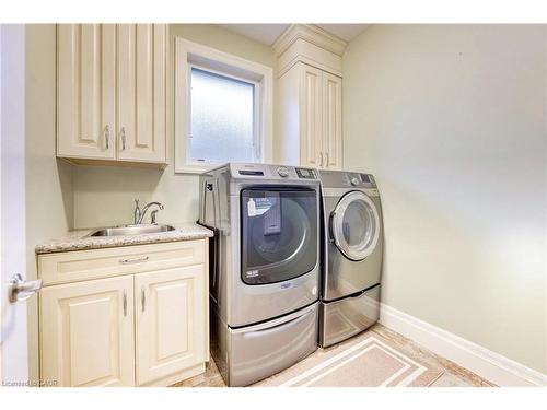 1221 Mike Weir Drive, Sarnia, ON - Indoor Photo Showing Laundry Room