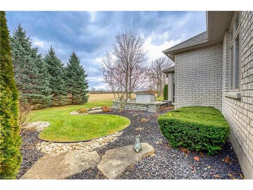 1221 Mike Weir Drive, Sarnia, ON - Outdoor
